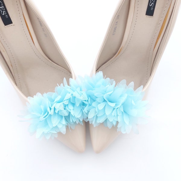 blue shoe clips, pompons flowers blue , shoe clips , pompon shoes clips shoe accessories , shoe clips wedding , bride shoe ,shoe clips