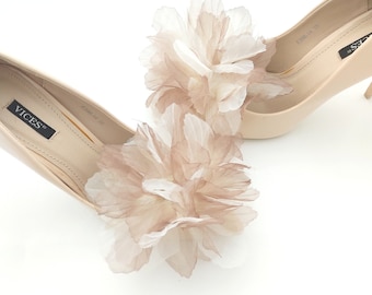 XXL beige flowers,pom pom flowers shoe clips,clips for shoes,wedding shoes bridal accessories,flowers for shoes,wedding shoe clips - Judaeve