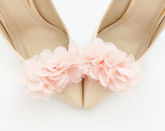 Poederkleurige bloemenpompoms schoenclips Judaeve