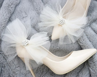 tulle cream/white shoe clips with pearls ,xxl shoe clips,clips for shoes,wedding shoes bridal accessories,bows for shoes,wedding shoe clips