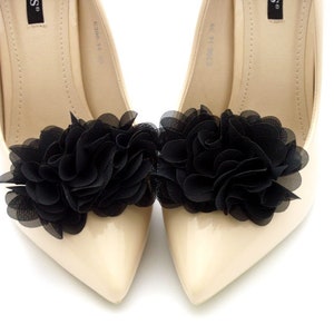 black shoe clips, pompons flowers black , shoe clips , pompon shoes clips shoe accessories , shoe clips wedding , shoe clip , shoe clips image 1