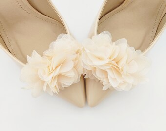 apricot nude pompom flowers shoe clips , flower shoe clips , bridal shoes ,shoe clips for bridal , flowers clips Judaeve