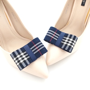 fermascarpe a quadri rettangolari blu navy | decorazioni di scarpe | fermascarpe fatti a mano fiocchi neri rossi e bianchi