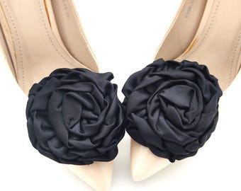 Schwarze Schuhclips | Schuhclips mit schwarzen Blumen | Schuhdekorationen | Schuhclips mit Rosen | Schwarze Schuhaccessoires | Schuhclips mit schwarzen Satinblumen