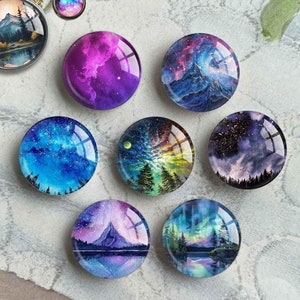 Cabochão Galáxia Azul, Cúpula de vidro com imagem Aurora, Camafeu com imagem artesanal, Cúpula de vidro de 10 mm 12 mm 14 mm 16 mm 18 mm 20 mm 25 mm 30 mm 35 mm 40 mm (FJ5423)
