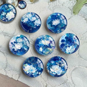 Cabochon di loto bianco, cupola di vetro con immagine blu, cammeo di vetro con immagine di fiori fatto a mano, 10 mm 12 mm 14 mm 16 mm 18 mm 20 mm 25 mm 30 mm 35 mm 40 mm (FJ5615)