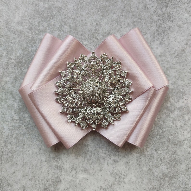 Powder Pink Flower Brooch Women Satin Brooch Elegant and Stylish Brooch Luxurious Brooch Jewelry Bow Tie For Woman Jewelry Brooch image 1