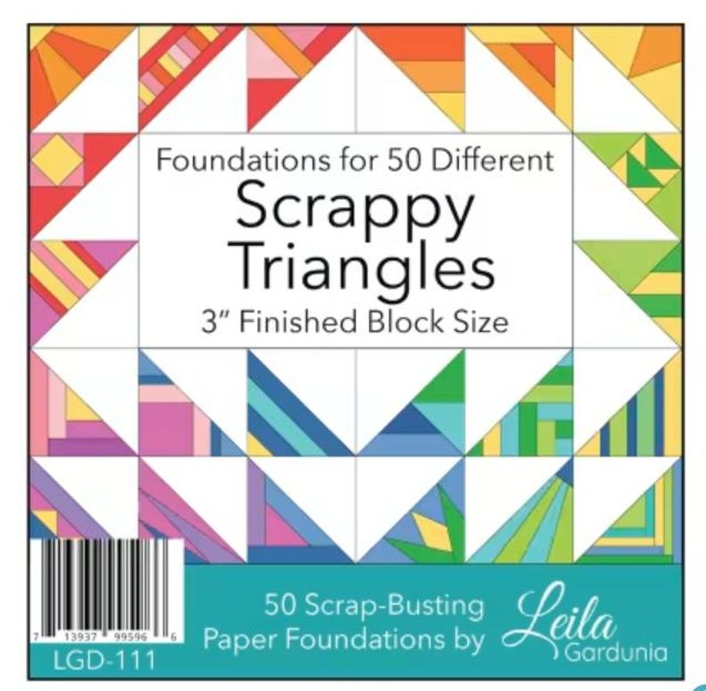 Puede incluir: Un conjunto de plantillas de papel para acolchado con el texto "Scrappy Triangles" y "3" Finished Block Size". El dise&ntilde;o presenta varios patrones geom&eacute;tricos en colores brillantes. El conjunto est&aacute; dise&ntilde;ado para 50 tri&aacute;ngulos diferentes.