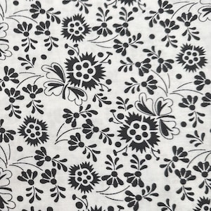 Black and White Floral Cotton Fabric ,Tossed,  by the HALF YARD,Continuous Cuts, Home Decor ,Quilting , sewing,