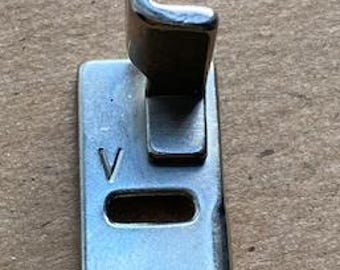 Pied pour machine à coudre Elna vintage #39571912, 5 mm