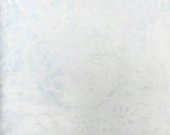 Tela de algodón batik floral color menta suave – Ideal para acolchado, costura y decoración del hogar (por medio metro)