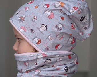 Conjunto de gorro y bufanda/bufanda/polaina para el cuello para bebés y niñas con diseño de amanita muscaria del bosque de setas. Circunferencia de la cabeza: 37-56 cm.