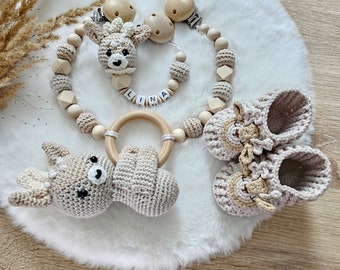 Babygeschenke Set zur Geburt Rehkitz|Kinderwagenkette |Schnullerkette mit Namen|Babyhäkelschuhe neutral