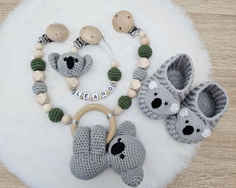 Babygeschenke Set zur Geburt Koala |Kinderwagenkette|Schnullerkette mit Namen|Babyhäkelschuhe