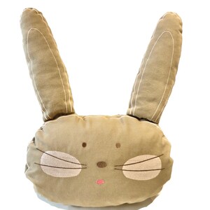 Handgenähtes Hasen Kissen, tolles Accessoire fürs Kinderzimmer, Ostergeschenk für Kinder, Hasen Accessoire Kinderzimmerdeko