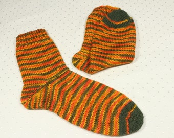 Chaussettes pour enfants tricotées à la main en laine teinte à la main. 30/31 (SOK234)