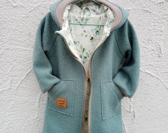 Walkmantel/ Wollwalkjacke für Kinder (Foto Altmint) , ab Größe 62-68 bis 146-152 . Futter : Baumwolljersey mit Muster oder einfarbig.
