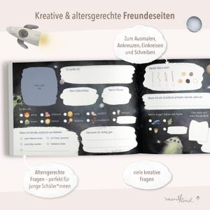 Op de afbeelding: Open notitieboek met ruimte-thema illustraties en invulopdrachten. De pagina's bevatten een raket, planeten en tekst in het Duits. Het notitieboek is ontworpen voor creatieve activiteiten en zelfexpressie.