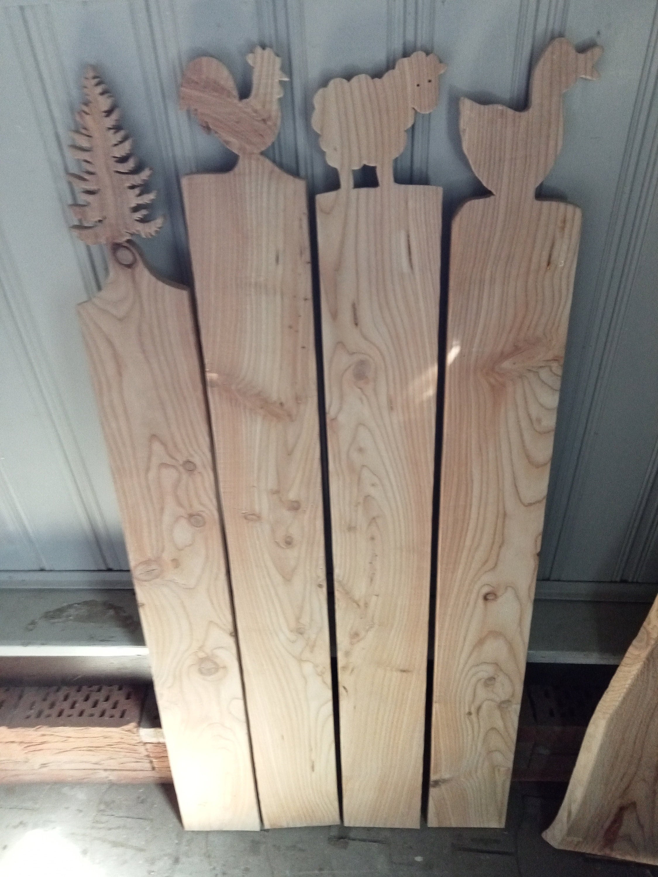 Edged larch boards