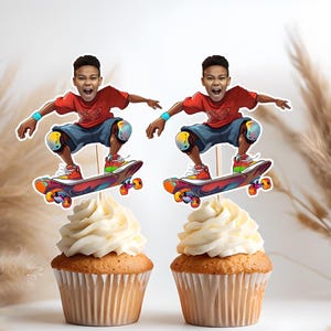 Skater gezicht aangepaste cupcake toppers, afdrukbaar skateboarden feestdecor, gepersonaliseerde skate caketoppers, skater verjaardagsversieringen