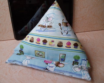 Tablet cushions, tablet holders with baking mice