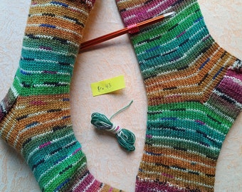 Wollsocken handgestrickte Socken Gr 43, bunt, Regenbogen