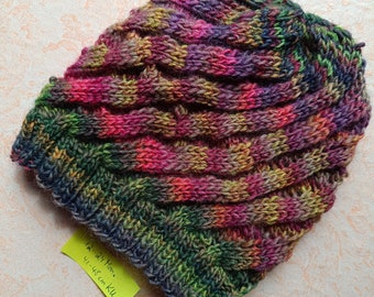 hand-knitted children's hat, KU 41-48 cm, baby hat, size 86-92, in a swirl pattern,