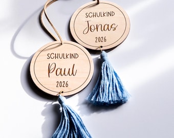 Schulkind 2026, Namensschild für Schultüten, personalisierter Holzanhänger