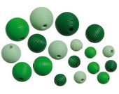 Grooved beads Wood beads mix, green