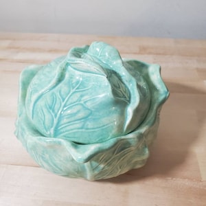 Vintage Holland Mold Company Signed Cabbage Bowl with Lid Green