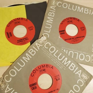 Johnny Cash Collection of Three 45 rpm Records. Cool 45s !