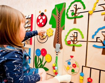 Woodland Montessori Busy Board: giocattolo sensoriale da parete