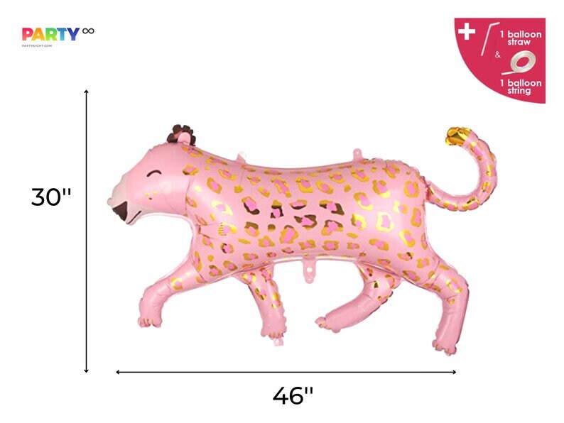 K&ouml;nnte beinhalten: Ein rosa Folienballon in Form eines Leoparden mit goldenen Flecken. Der Ballon ist 117 cm lang und 76 cm hoch. Inklusive Ballonstrohhalm und Schnur. Das Party&infin;-Logo befindet sich oben links.