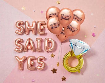 Banner de ramo de globos con anillo "Ella dijo sí": Decoración para propuesta de compromiso de boda