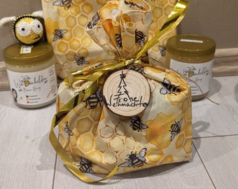 Geschenksets Honig mit 2 Gläsern Honig, Bonbons, Teelichtern und Holzanhänger mit Weihnachtsgruß