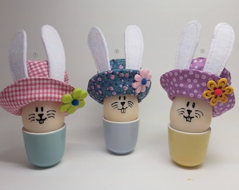 Chapeaux de lapin de Pâques, chauffe-œufs pour le petit-déjeuner de Pâques