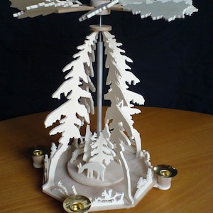 Kit small table pyramid, fretwork, wood