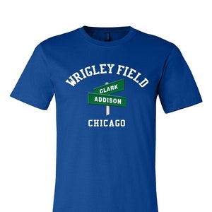 Wrigley Field  Chicago Clark and Addison Street Sign Men&#39;s T-shirt