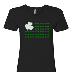 St. Patrick&#39;s Day - Irish Shamrock USA Flag Crew Neck T-shirt