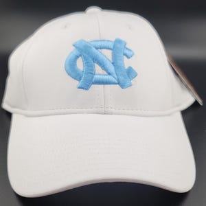 North Carolina Cool White Tech Maximum Stretch Hat