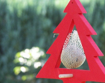 Futterhaus Meisenfutter Meisenknödel Tanne rot