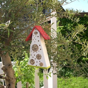 Insect hotel colorful white/red/green MaiLove