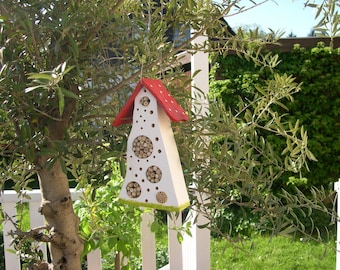 Insektenhotel farbenfroh weiß/rot/grün MaiLove