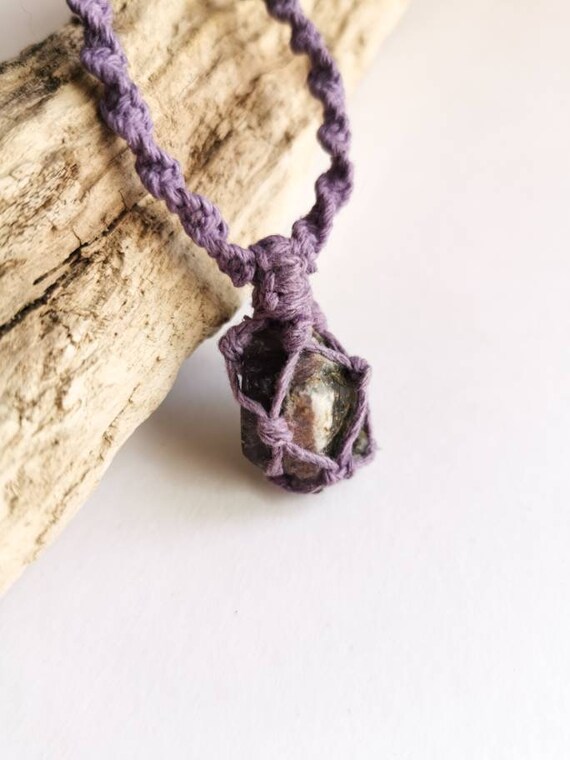macrame gem necklace