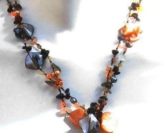 Collier onyx cornaline perle nacre nouée variable portable noir orange MermaidCollection