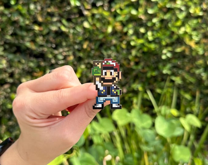 Super Mario Ash Pin
