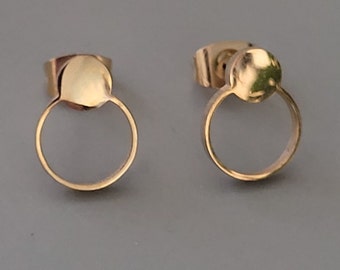 Earring plug ring circular shape in gold-colored, stainless steel