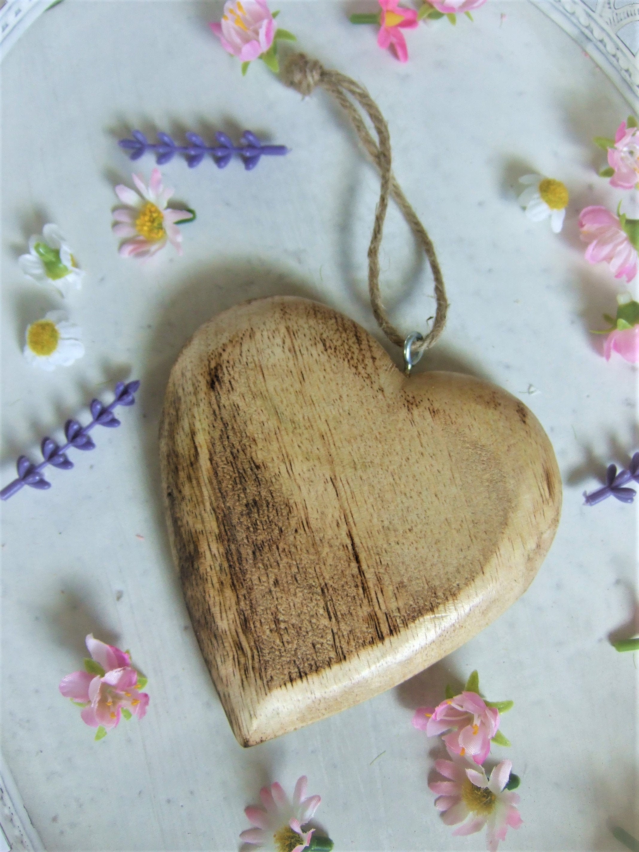 1 Coeur de Bois Mangue Pour Le Pendage sur Ruban Jute