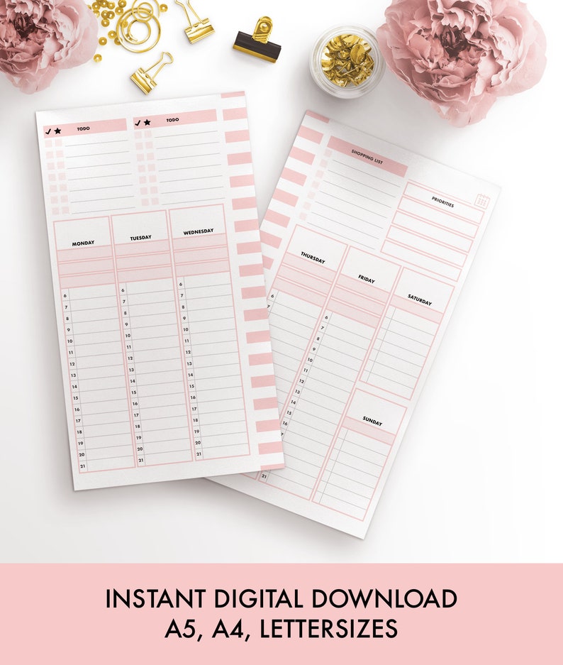 Puede incluir: Un planificador imprimible con rayas rosas y blancas. El planificador incluye una lista de tareas, una lista de compras, una lista de prioridades y un calendario semanal. El calendario est&aacute; dividido en siete d&iacute;as de la semana, con espacio para cada hora del d&iacute;a. El planificador est&aacute; dise&ntilde;ado para los tama&ntilde;os A5, A4 y carta.
