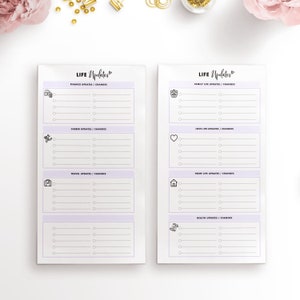 Puede incluir: Un rastreador de actualizaciones de vida imprimible con secciones para finanzas, carrera, viajes, familia, amor, hogar y salud. Cada secci&oacute;n tiene un peque&ntilde;o icono y l&iacute;neas para escribir.